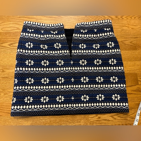 J. Crew, size 8, mini skirt, navy/whitedaisy pattern. - Picture 7 of 10